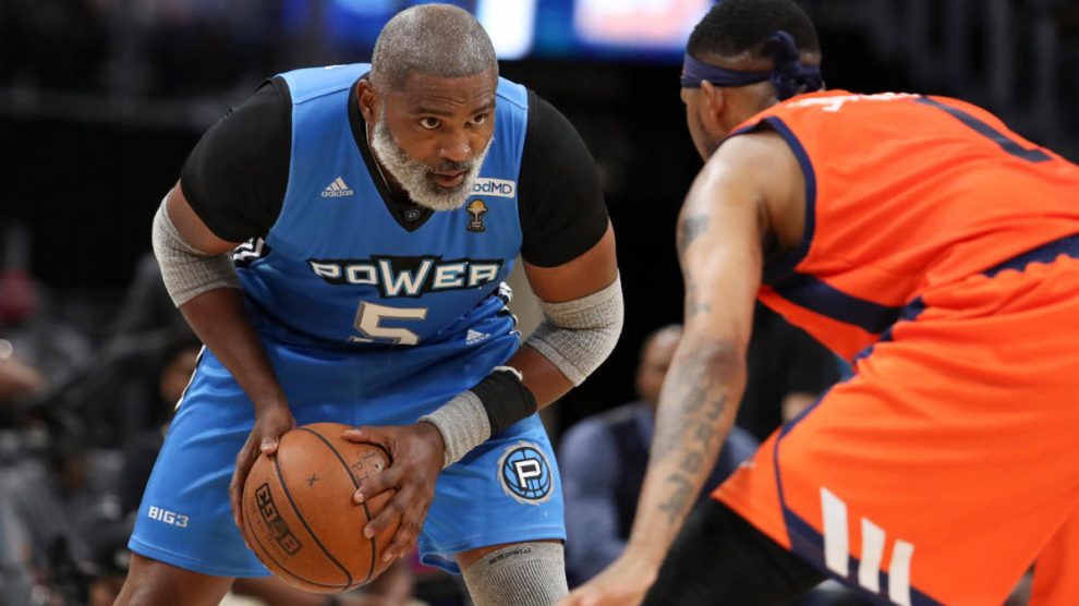 Cuttino Mobley still has game at age 39 — gray beard and all